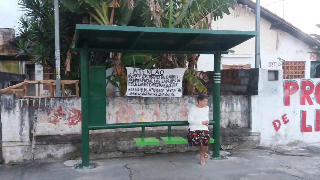 foto-andre-souza-ponto-de-onibus-assaltos-santa-marina-2