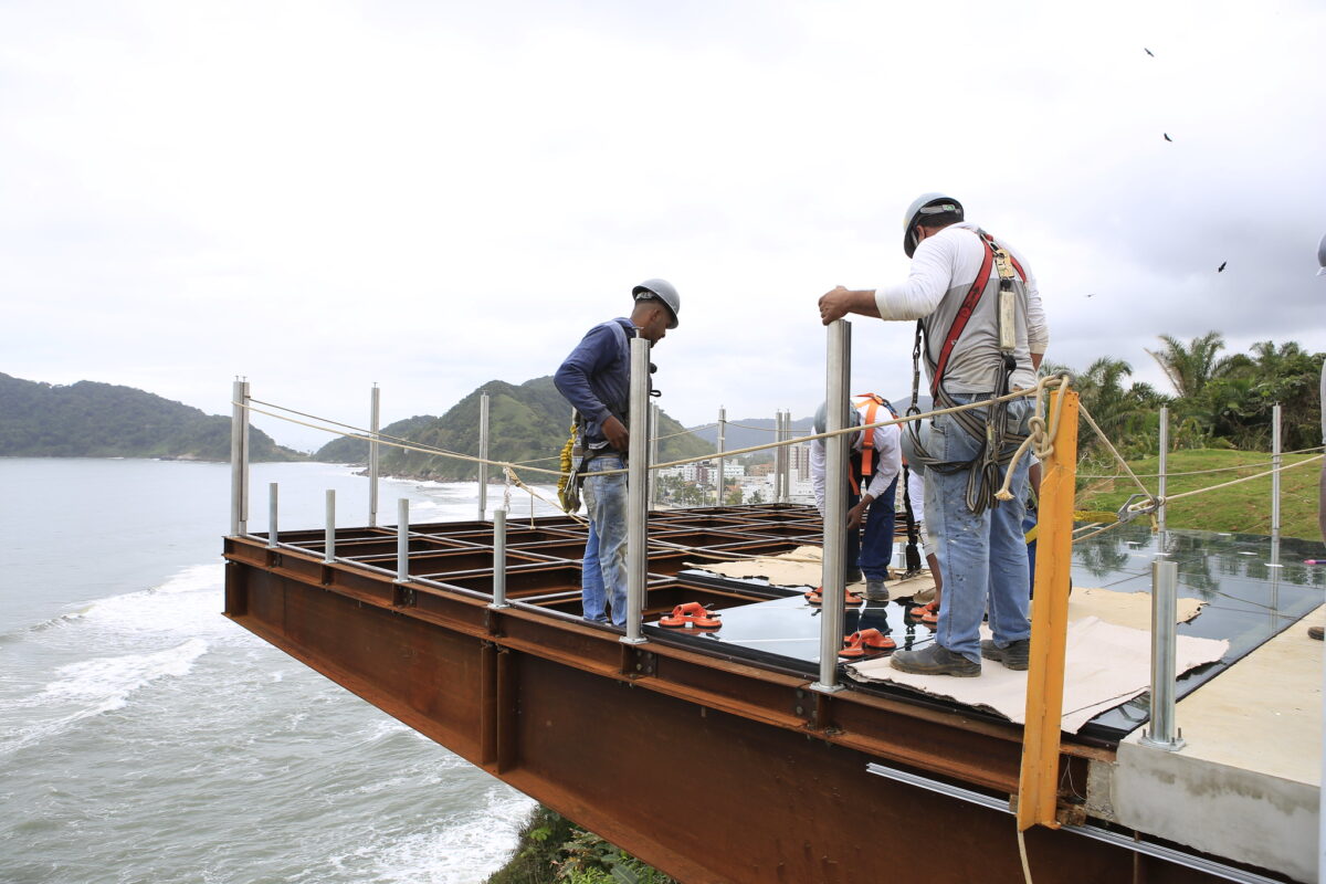 - REVISTA MAIS SANTOS